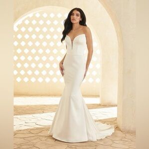 Paloma Blanca Wedding Gown Satin 5008 Size 12, sample rack, NWT, Fall 2022